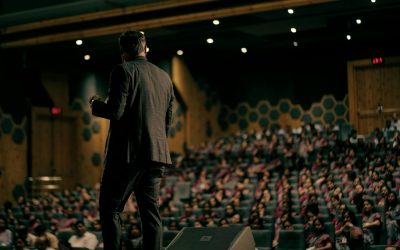 What is the technique of public speaking? What best describes public speaking?